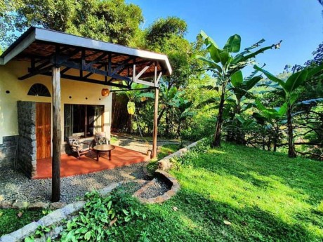 Uganda_Across Africa - Sipi Heritage Lod