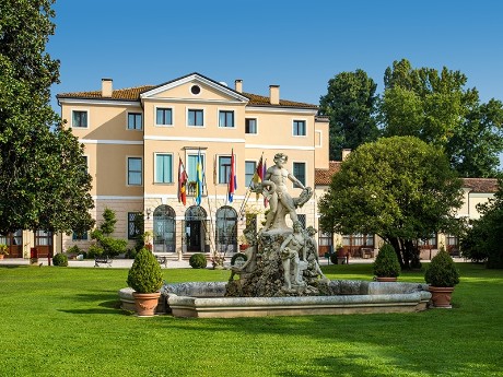 Italien - Villa Tacchi - Außenansicht