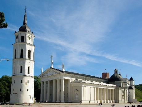 Kathedrale mit Glockenturm