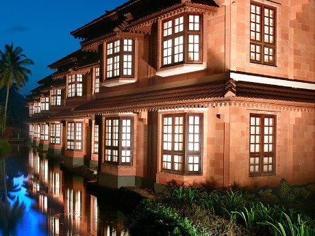 Lakesong_view_at night (2)