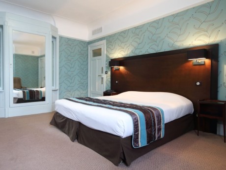 Grand Hotel Tours Zimmer