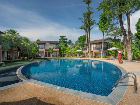 Pool, The Leaf on the Sands