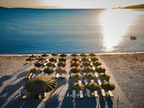 Grand Hotel Cannigione, Strand