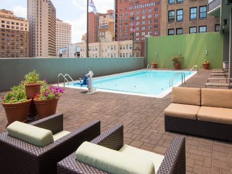 Holiday Inn Express PHL - Pool