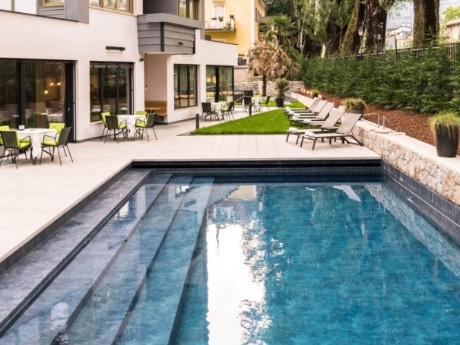 Hotel Flora, Pool