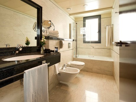 Hotel Sevilla Center Bad