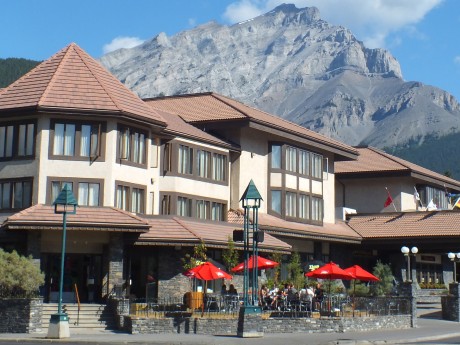 Elk & Avenue Hotel - exterior
