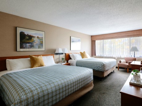 Lobstick Lodge - Deluxe Room
