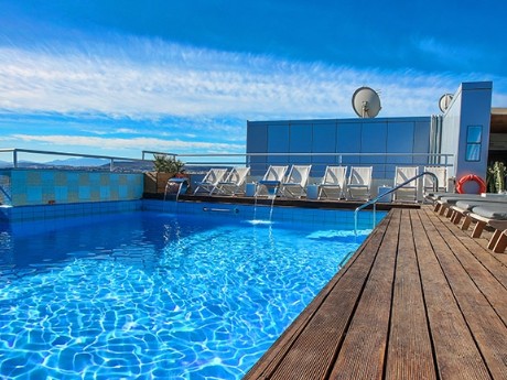 Pool im Capsis Astoria 