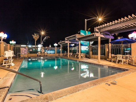 Quality Inn near Ridgecrest - Pool