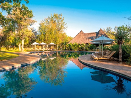Mokuti Etosha Lodge_Pool_01