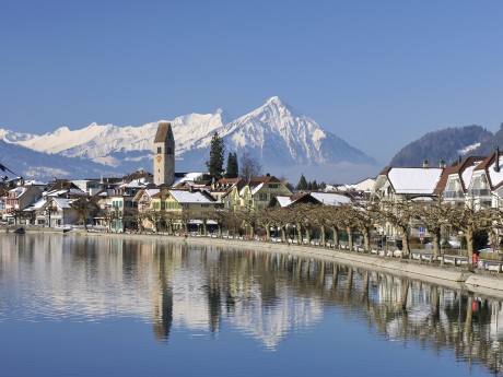 schweiz-interlaken-altstadtblick aare 