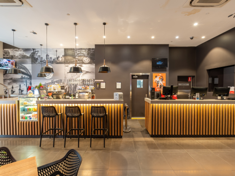 Mercure Sydney Bar