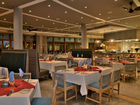 Cresta Mowana_Botswana_Chobe dining