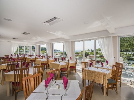 Hotel Hedera, Restaurant