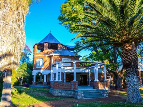 Ouhave Country Hotel_Namibia_Exterior_01