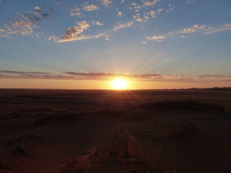 Sonnenuntergang in der Weite
