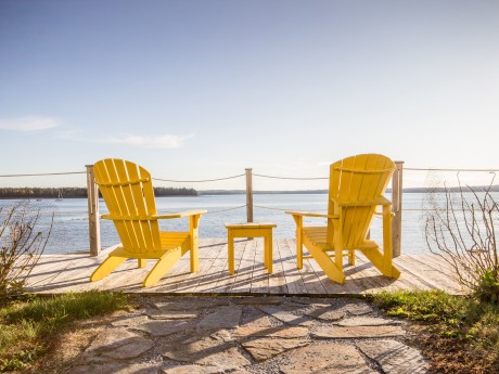 Kanada_New Brunswick_Adirondack chairs 