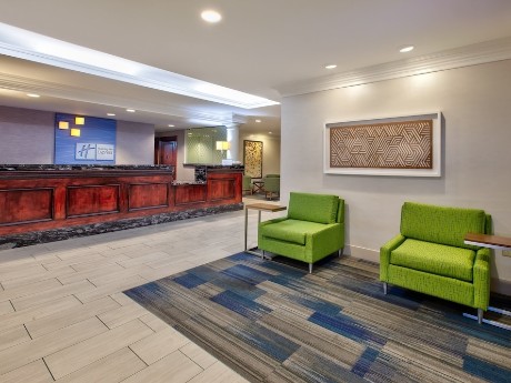 Holiday Inn Express PHL - Lobby