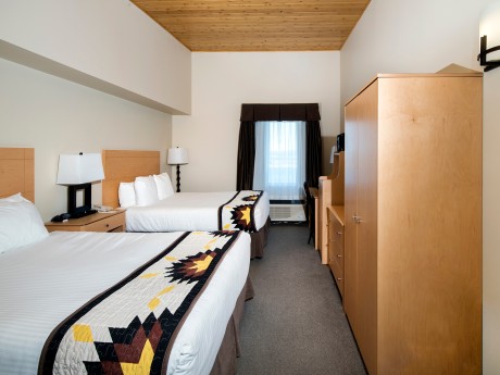 Manitoulin Hotel - Standard Twinbed