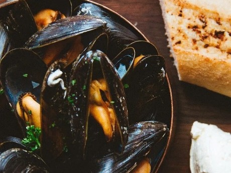 Sjávarpakkhúsið Restaurant