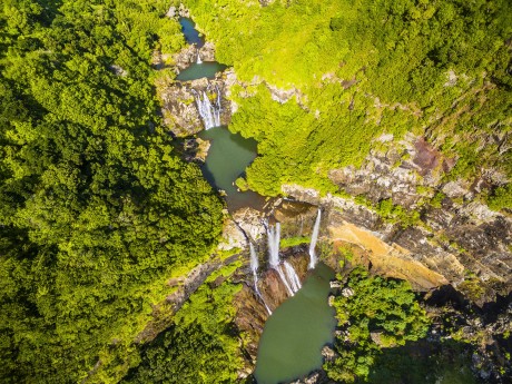 Mauritius_Tamarin Waterfalls_shutterstoc