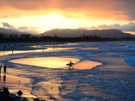 Australien_Ql_Byron Bay Surfer