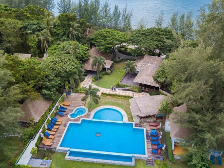 Der Pool des Twin Bay Resort