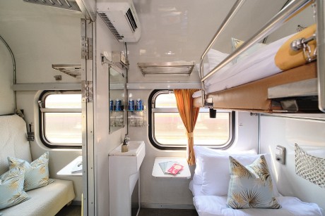 Classic Suite, Blue Jasmine Train