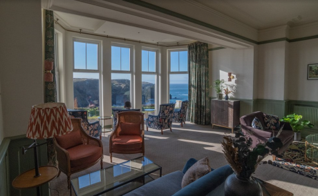 Mullion Cove Lounge