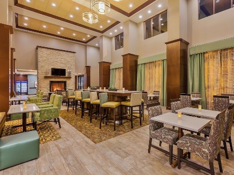 Hampton Inn & Suites Bend - Lobby