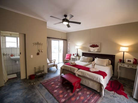 Sunway Namibia Etosha Tarentaal Guest Ho