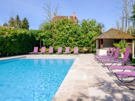 Le Bon Laboureur Pool