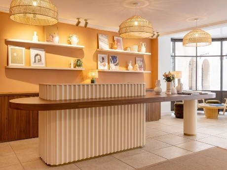 Rezeption, Grand Hotel d'Orange