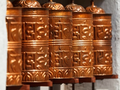 Typische Gebetsmühlen in Klein-Tibet