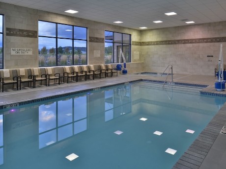 Hampton Inn & Suites Bend - Indoor Pool