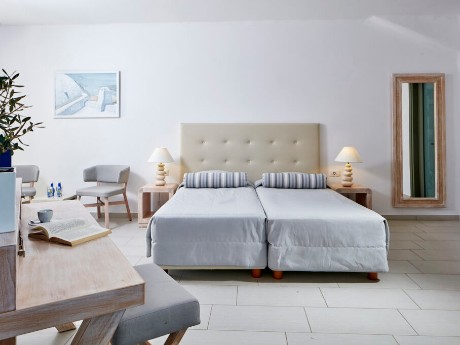 Santorin Aegean Plaza Zimmerbeispiel