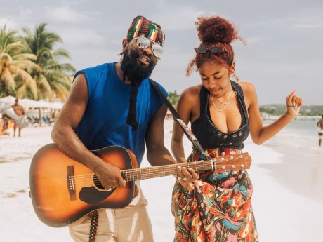 Negril, Jamming on beach