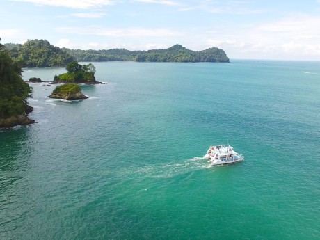 Catamaran Manuel Antonio