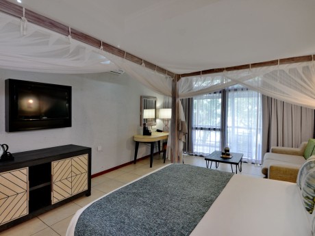 Cresta Mowana_Botswana_Deluxe Room