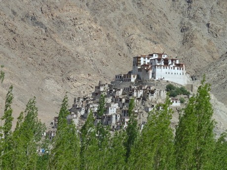 Klöster und Gompas in spezieller Lage