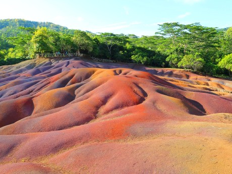 Mauritius_Charmel_Seven Colored Earths_M