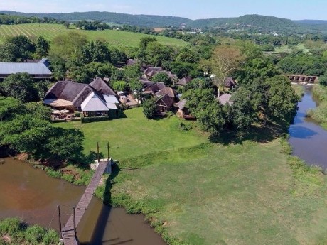 Hippo Hollow Country Lodge