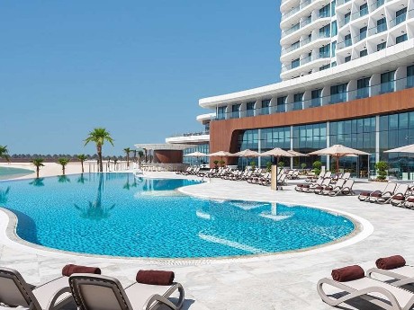 Außenpool im Hampton