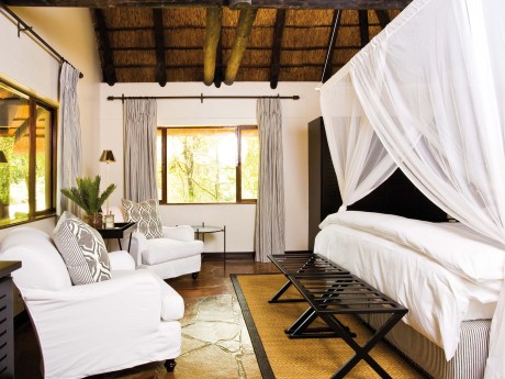 Mushara Lodge_Namibia_Hütte_innen_01