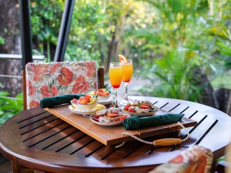 Hacienda Guachipelin - Breakfast