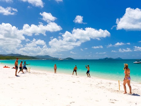 Cruise Whitsundays_Whitehaven Beach_Hill