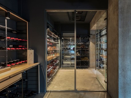 Weinkeller, Minos Beach Art Hotel