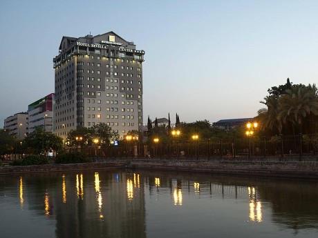 Hotel Sevilla Center