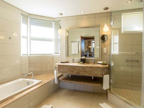 Bad, Sands Suites Resort
